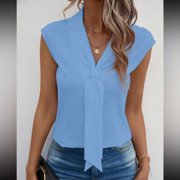 Luxe sleeveless blouse - Picture 5 of 16